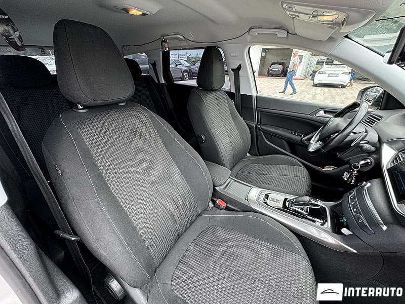 Peugeot 308 2018 — Миниатюра 18