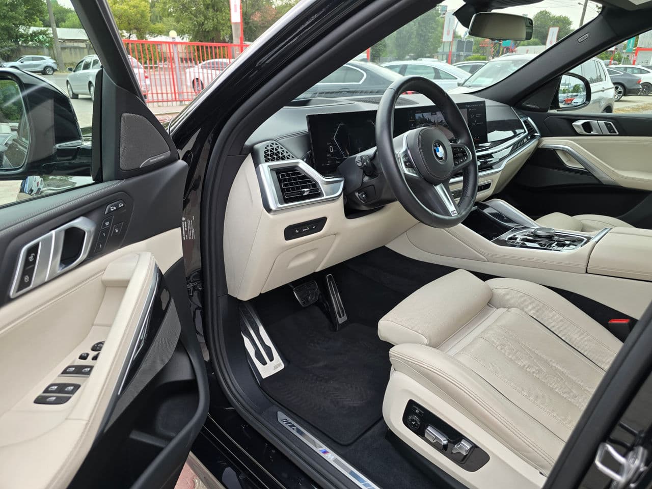 BMW X6 4.0i 2023 — Миниатюра 7
