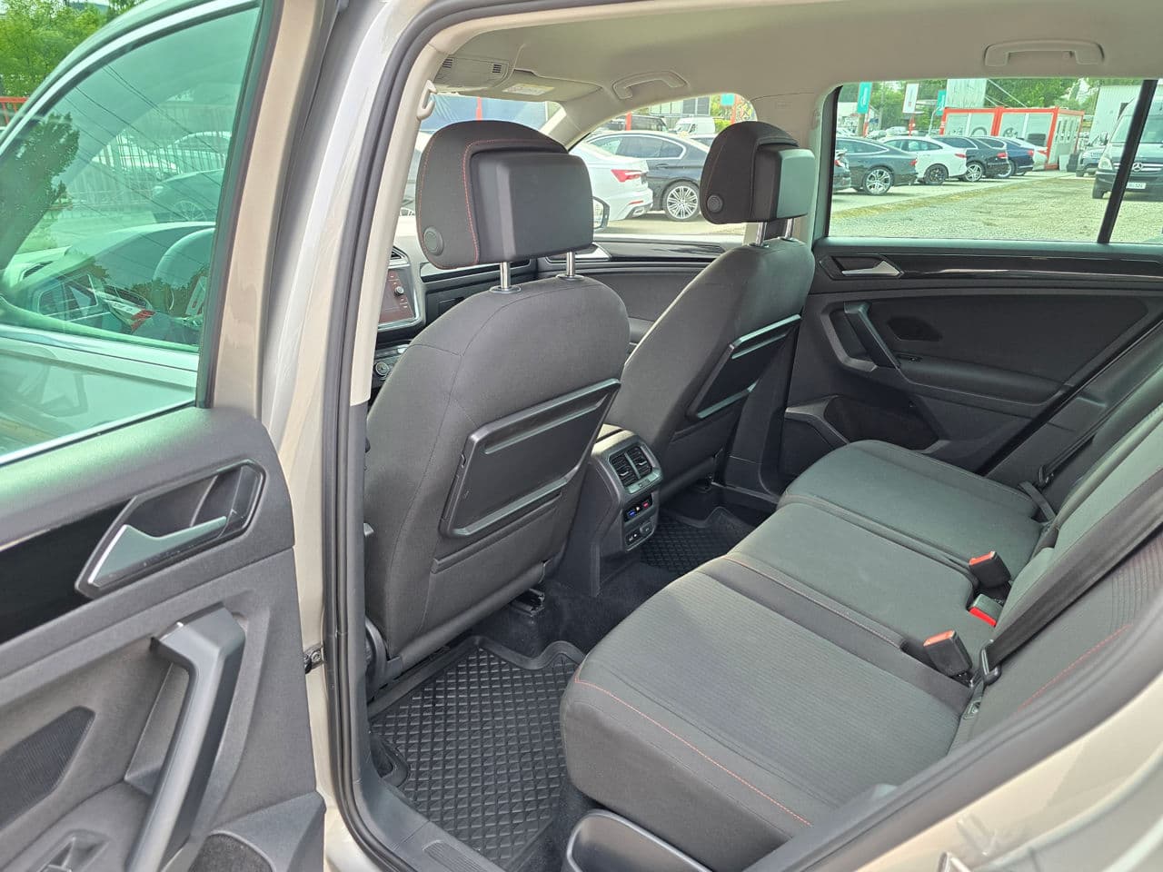 Volkswagen Tiguan 2017 — Миниатюра 16
