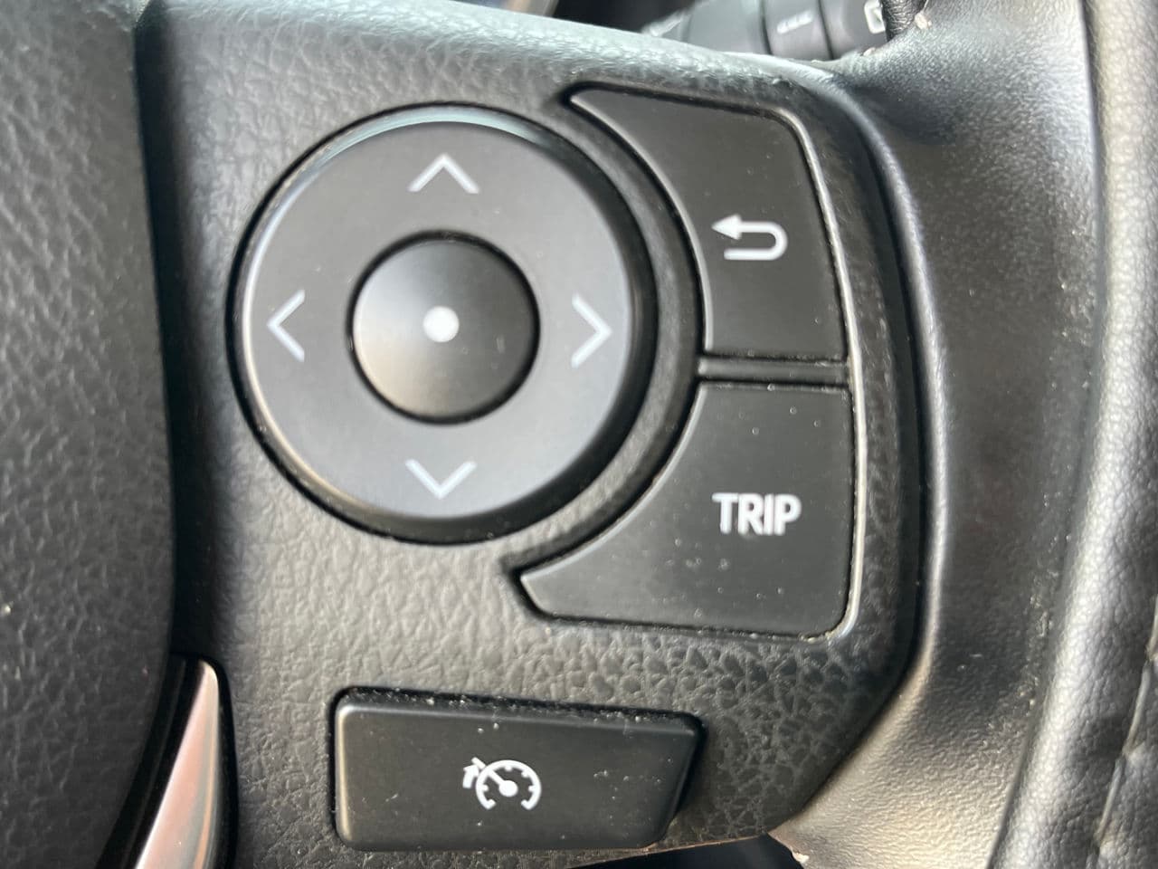 Toyota Auris 2016 — Миниатюра 8