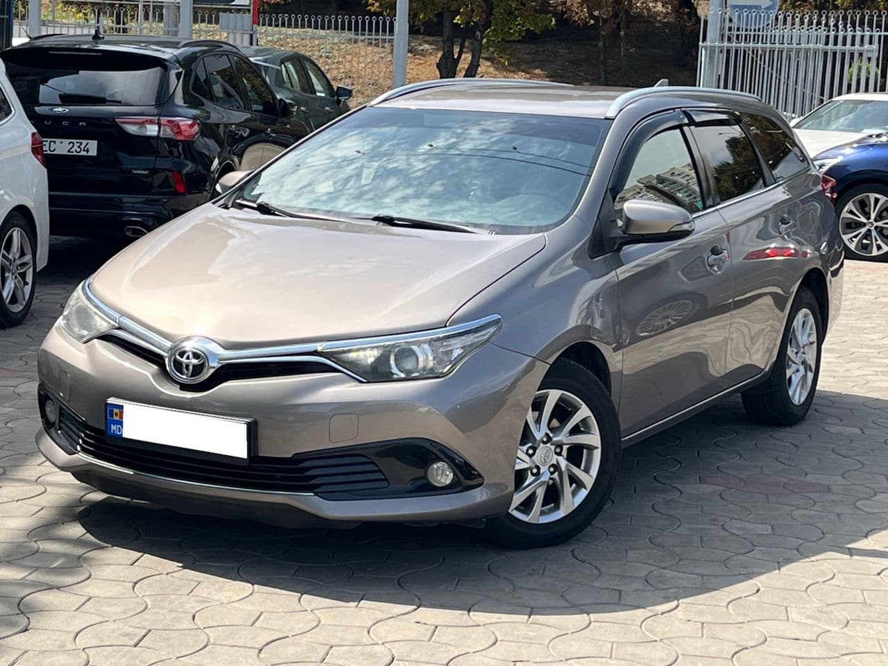 Toyota Auris 2016 — Миниатюра 2