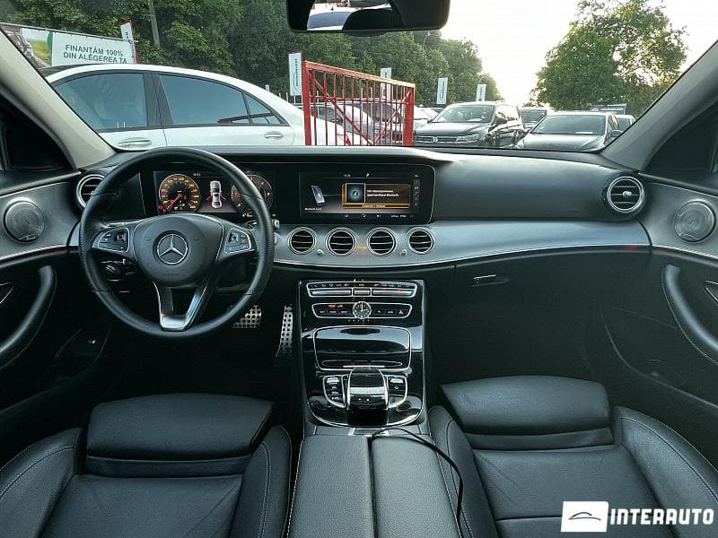 2017 Mercedes E 220 — Miniatură 7