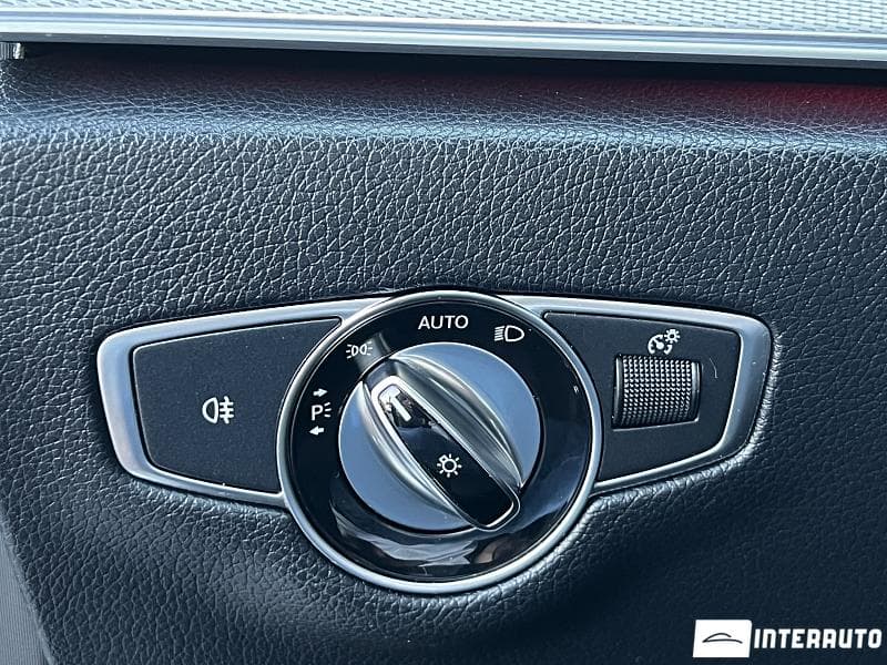 2017 Mercedes E 220 — Miniatură 18