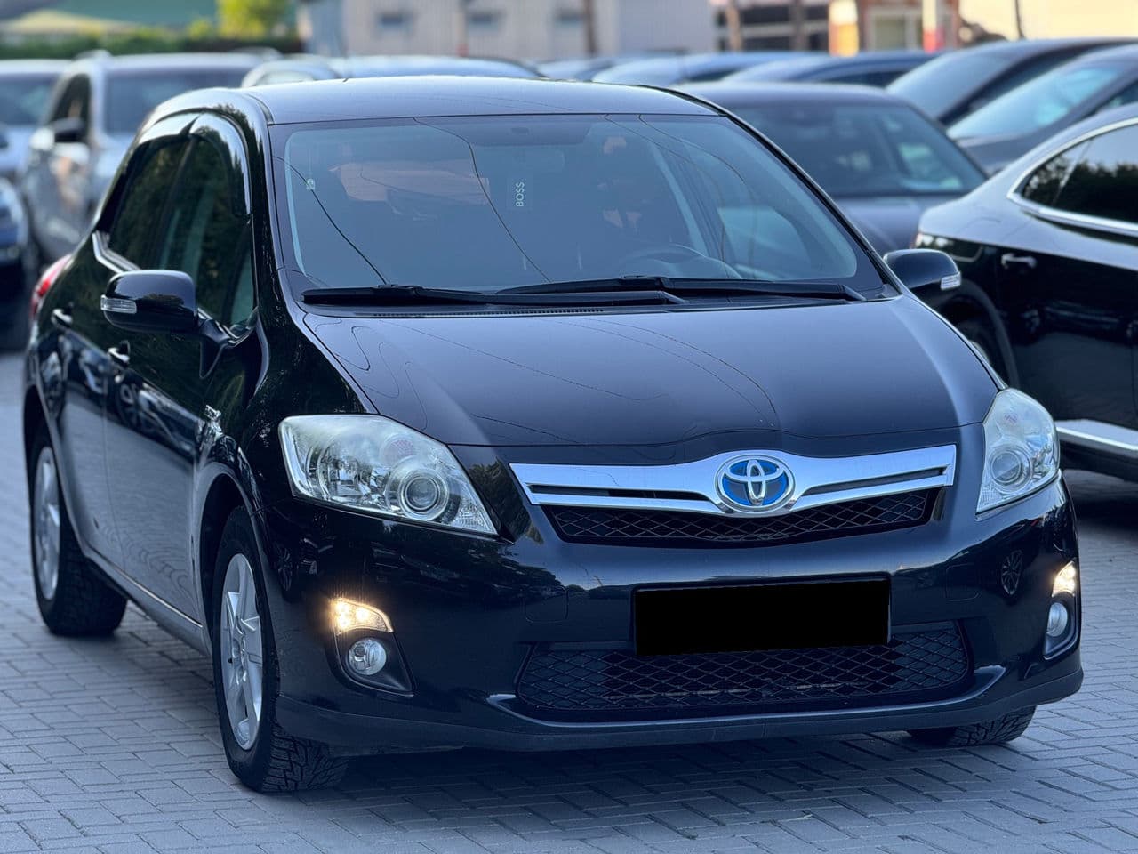 Toyota Auris 2011 — Миниатюра 3