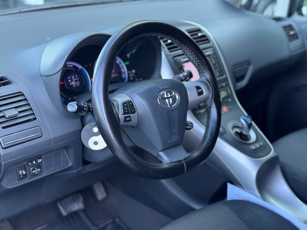 Toyota Auris 2011 — Миниатюра 8
