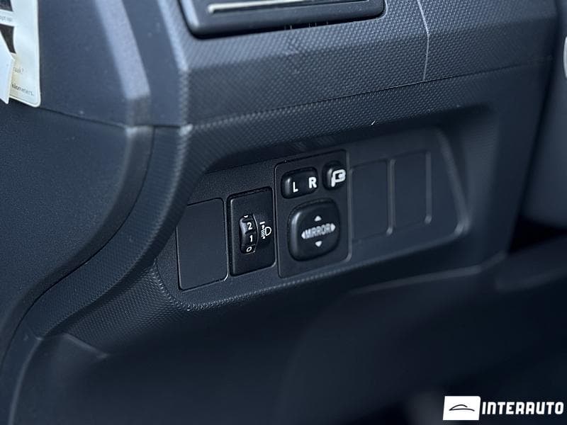 Toyota Auris 2011 — Миниатюра 9