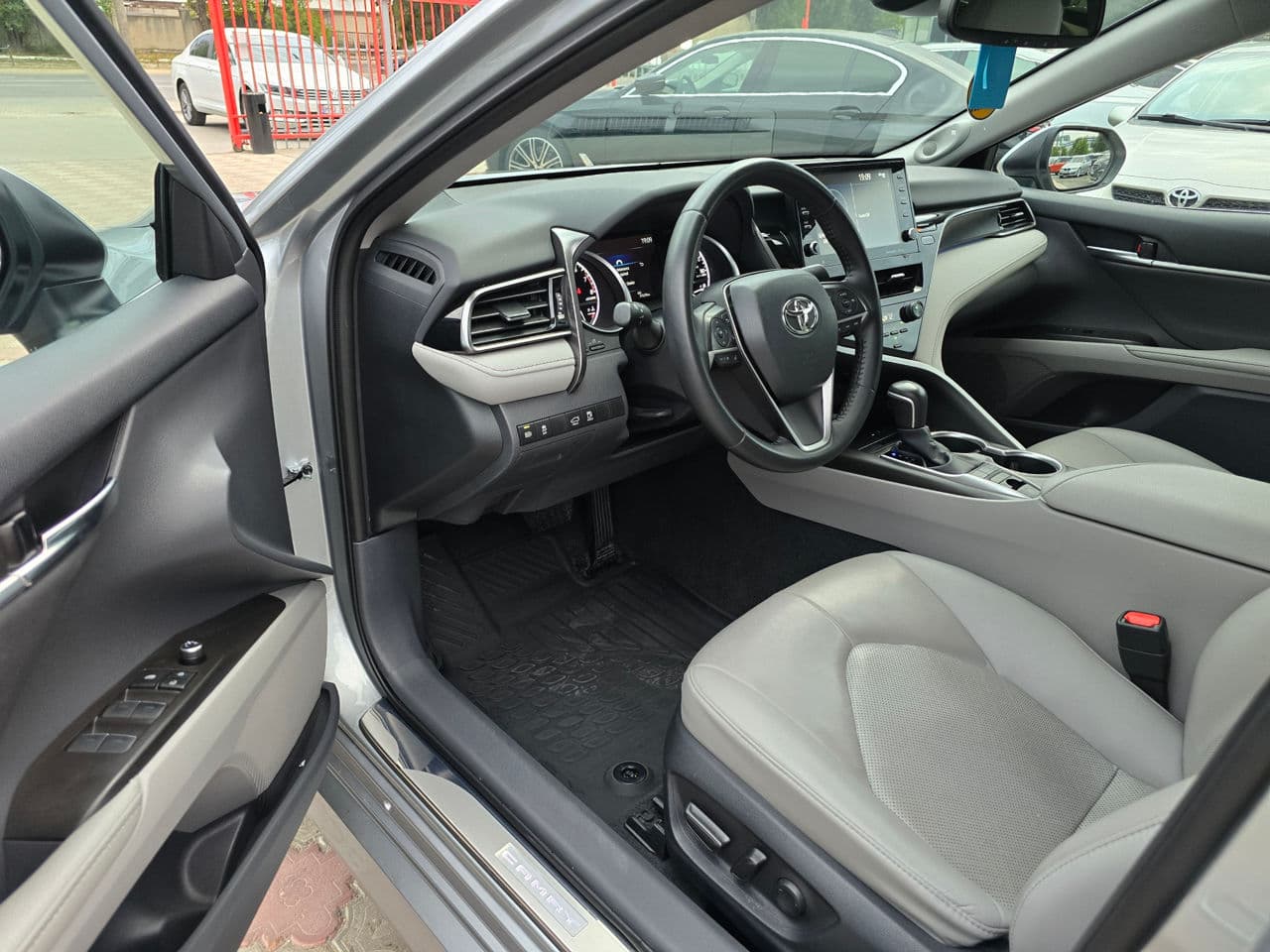 Toyota Camry 2023 — Миниатюра 7