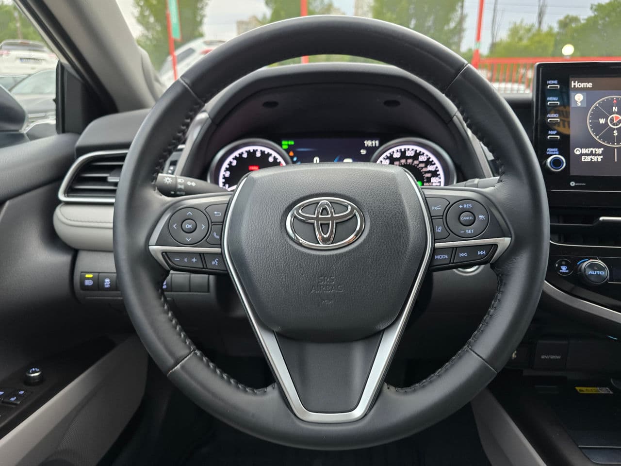 Toyota Camry 2023 — Миниатюра 9