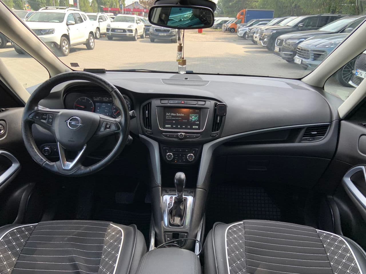 Opel Zafira 2018 — Миниатюра 12