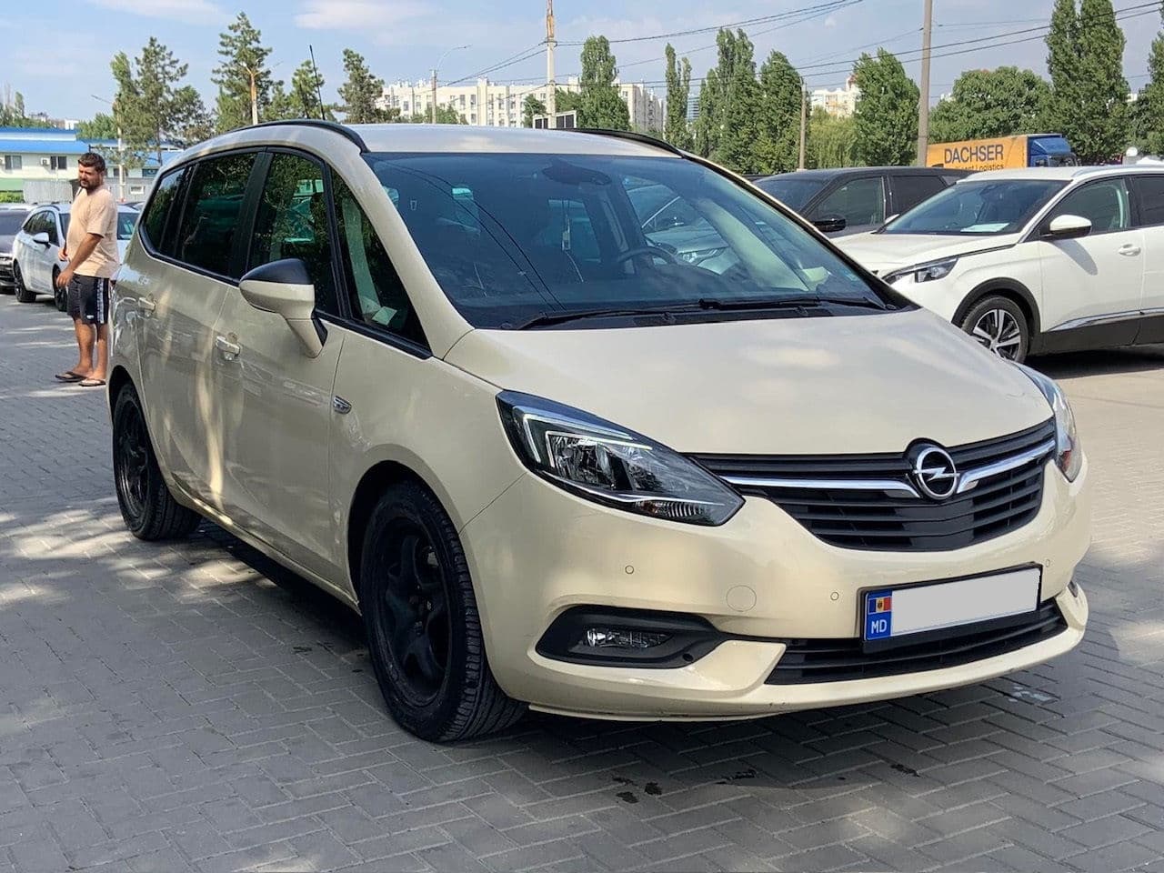 Opel Zafira 2018 — Миниатюра 3