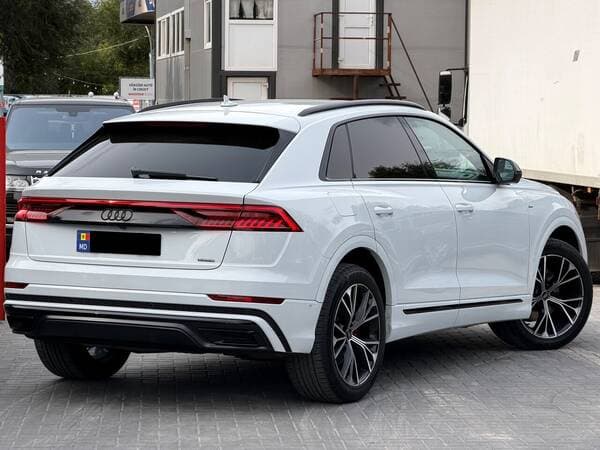 2022 Audi Q8 — Miniatură 3