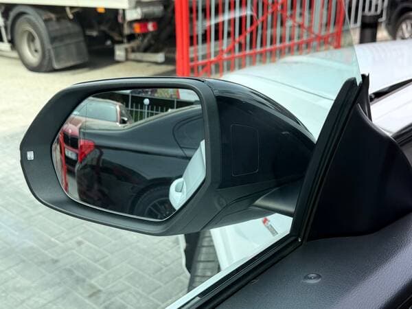2022 Audi Q8 — Miniatură 5