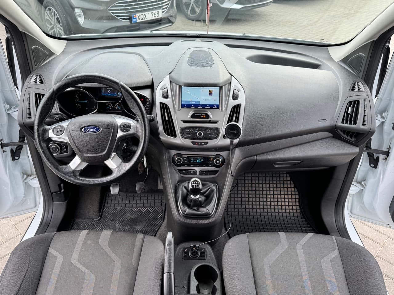 Ford Tourneo Connect 2017 — Миниатюра 6