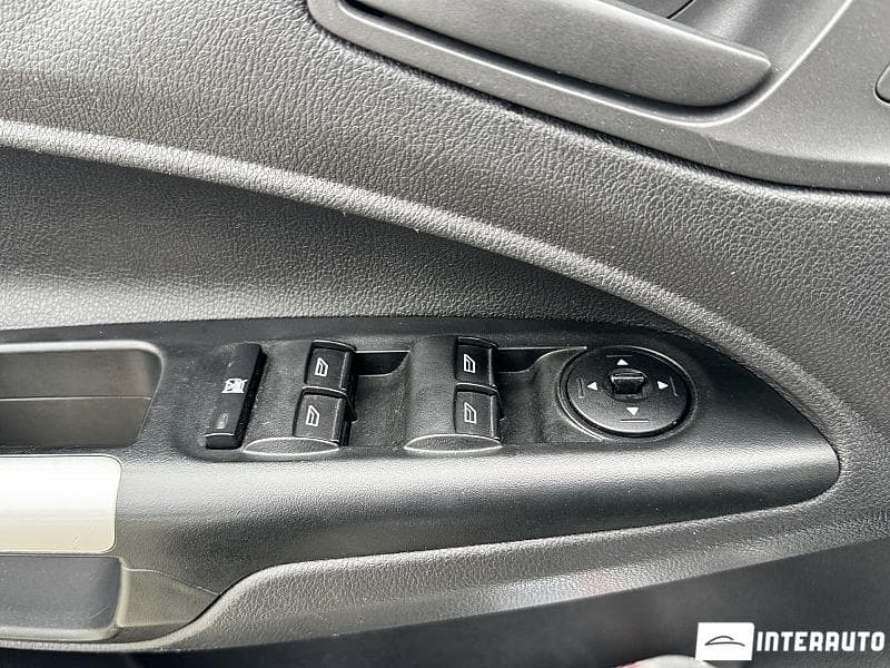Ford Tourneo Connect 2017 — Миниатюра 18