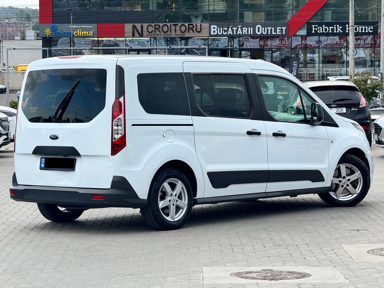 Ford Tourneo Connect 2017 — Миниатюра 3
