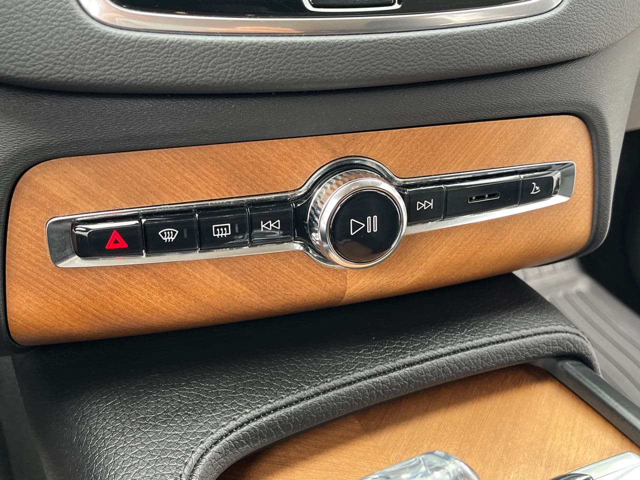 Volvo XC 90 2022 — Миниатюра 15