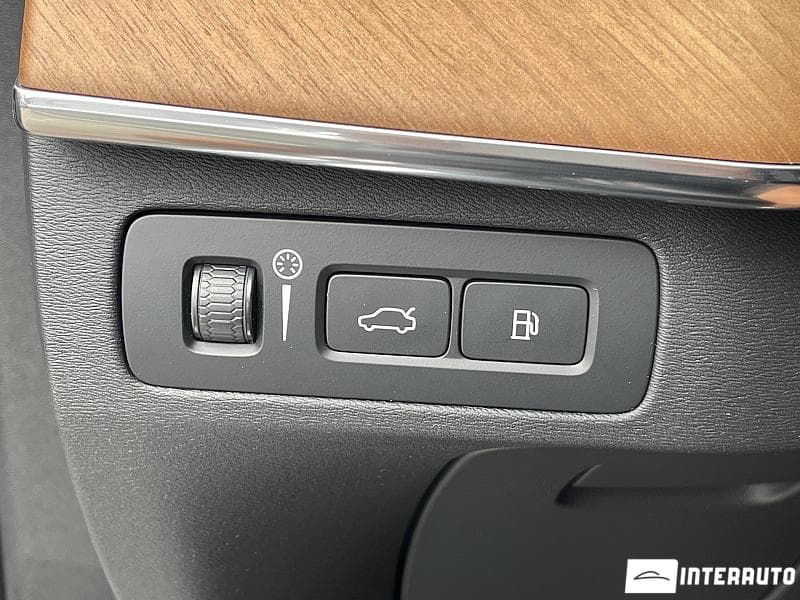 Volvo XC 90 2022 — Миниатюра 9