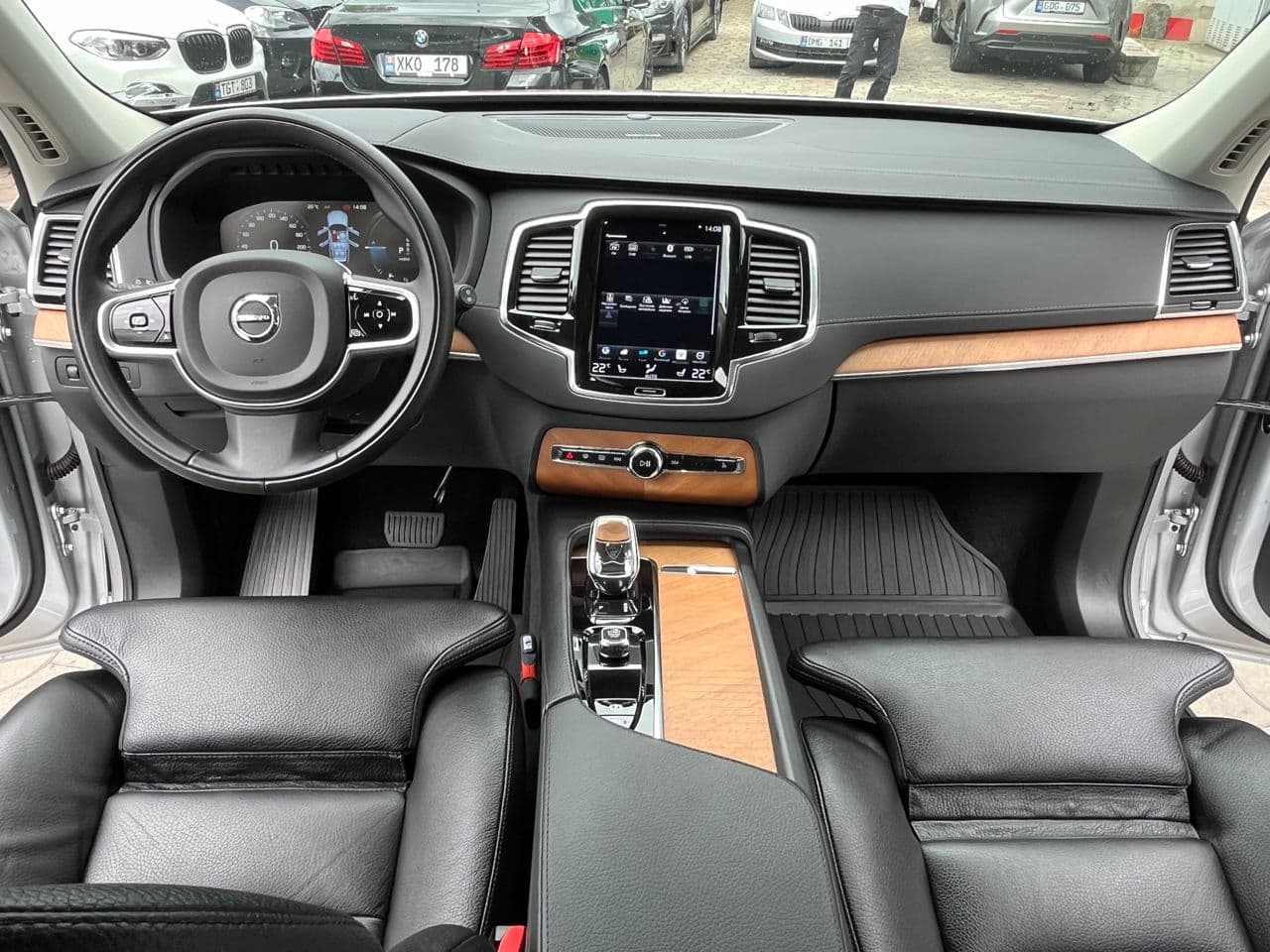 Volvo XC 90 2022 — Миниатюра 8