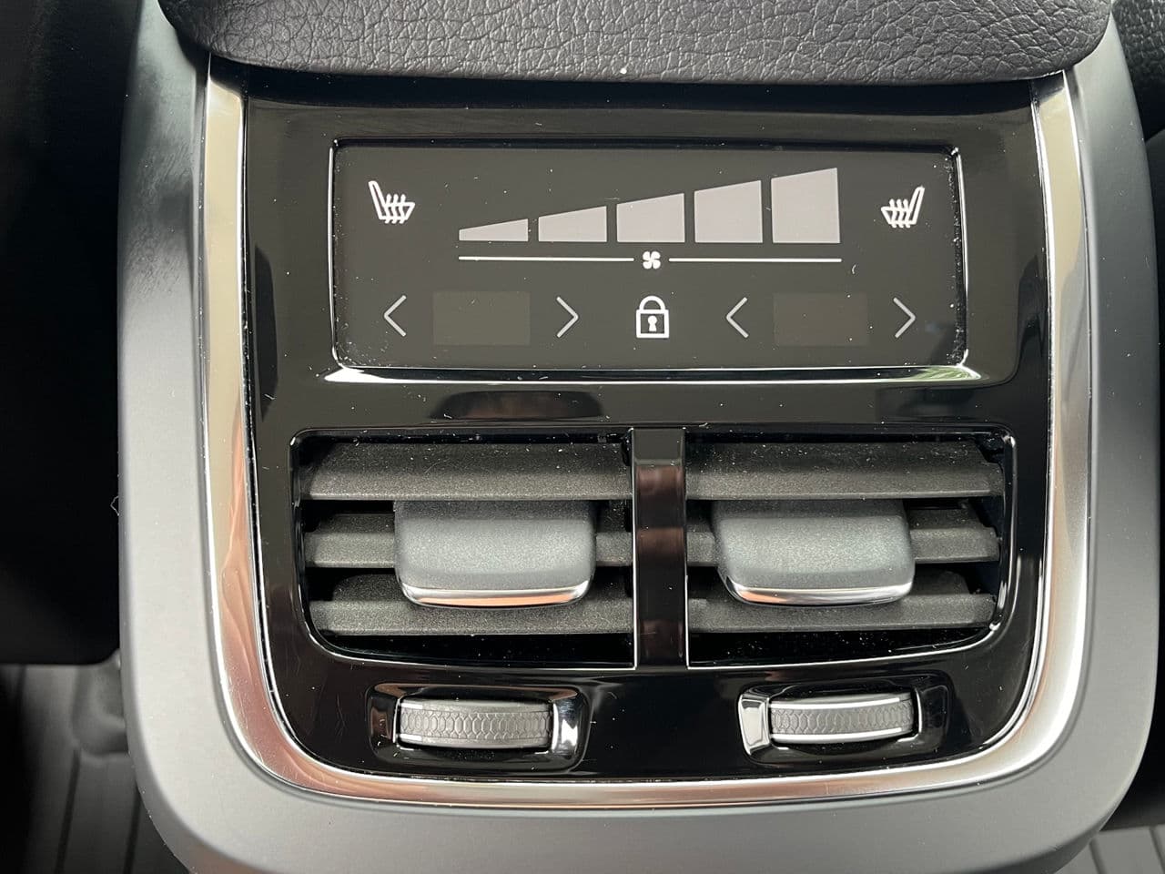 Volvo XC 90 2022 — Миниатюра 18