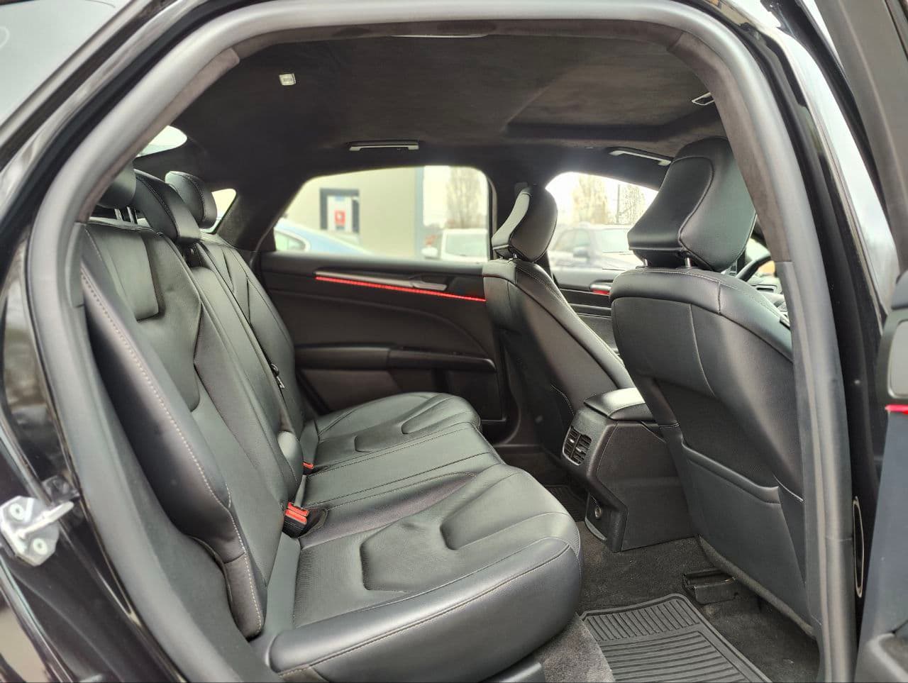 Ford Fusion 2019 — Миниатюра 8