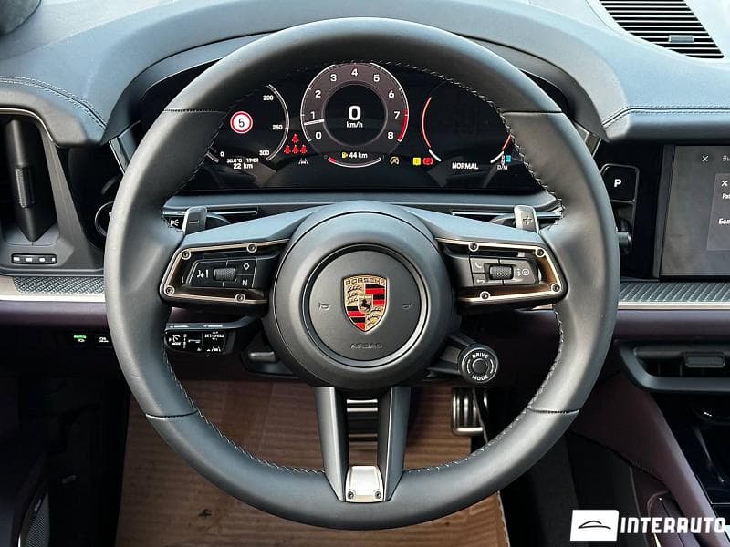 Porsche Cayenne S Coupe 2024 — Миниатюра 10