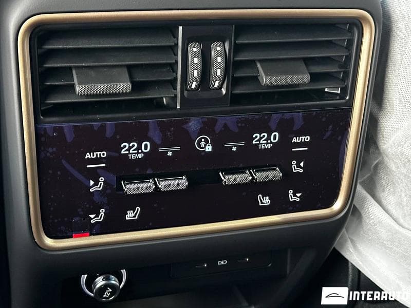 Porsche Cayenne S Coupe 2024 — Миниатюра 22