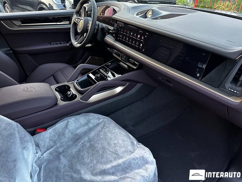 Porsche Cayenne S Coupe 2024 — Миниатюра 9