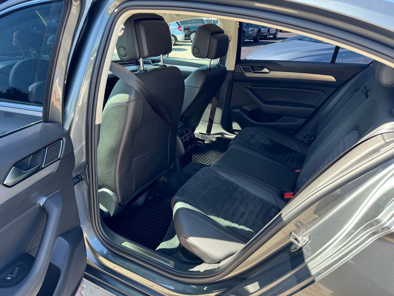Volkswagen Passat 2017 — Миниатюра 19