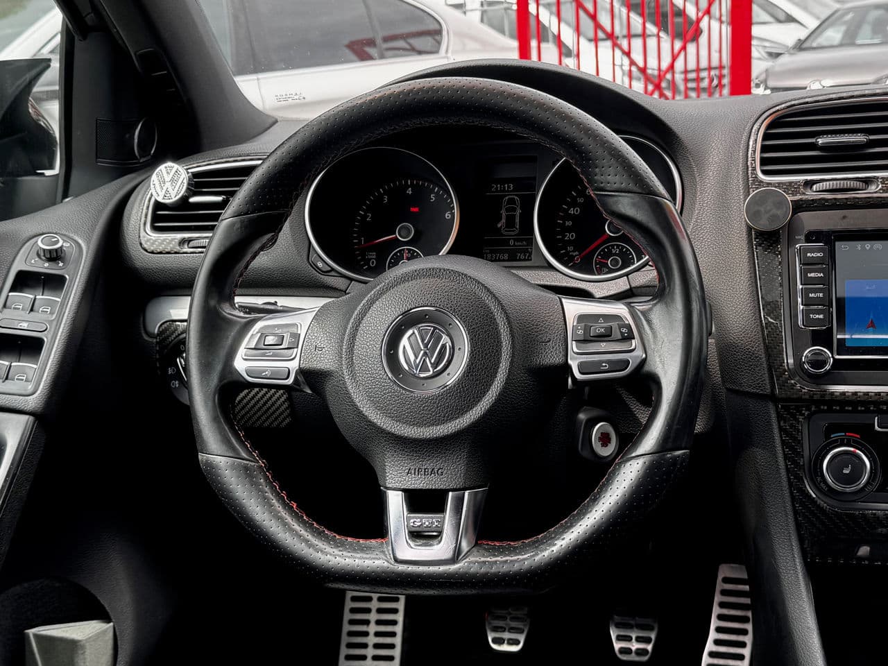 Volkswagen Golf GTI 2012 — Миниатюра 7