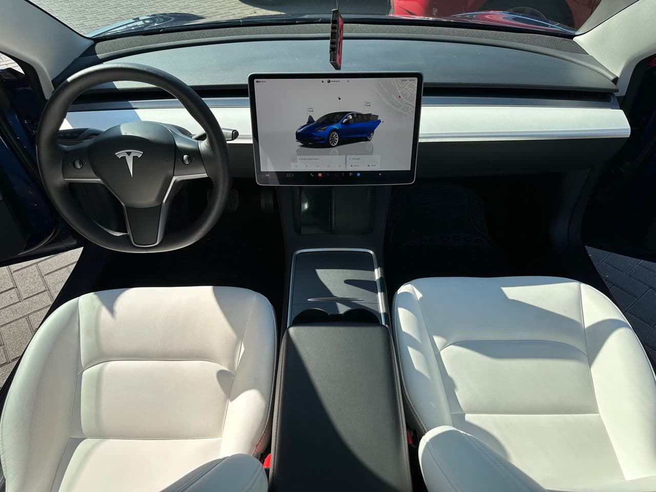 Tesla Model 3 2022 — Миниатюра 8