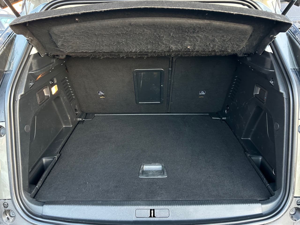 Peugeot 3008 2018 — Миниатюра 16