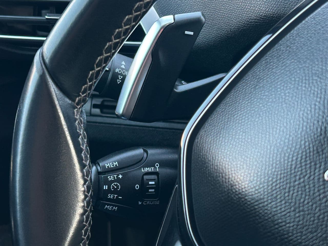 Peugeot 3008 2018 — Миниатюра 8