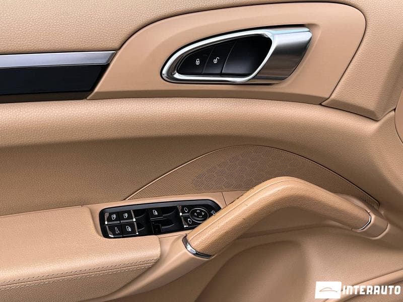 Porsche Cayenne 2016 — Миниатюра 17