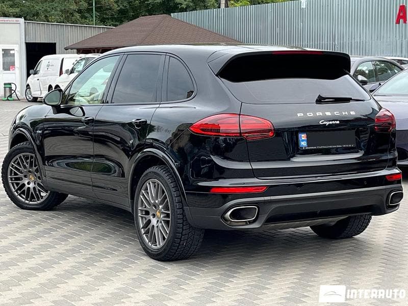 Porsche Cayenne 2016 — Миниатюра 2