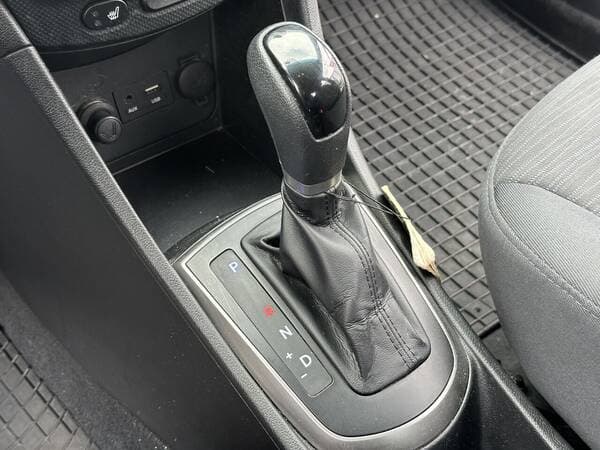 2016 Hyundai Accent — Miniatură 11