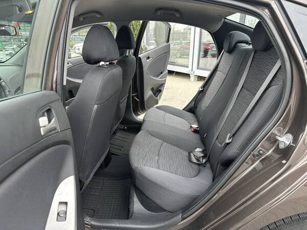 2016 Hyundai Accent — Miniatură 12
