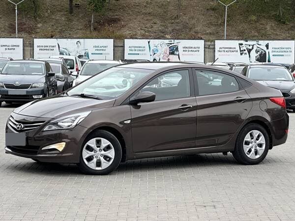 2016 Hyundai Accent — Miniatură 2