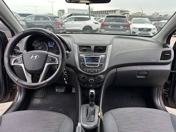 2016 Hyundai Accent — Miniatură 6