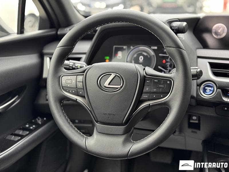 Lexus UX 250h 2019 — Миниатюра 9