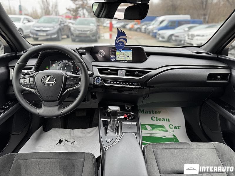 Lexus UX 250h 2019 — Миниатюра 8