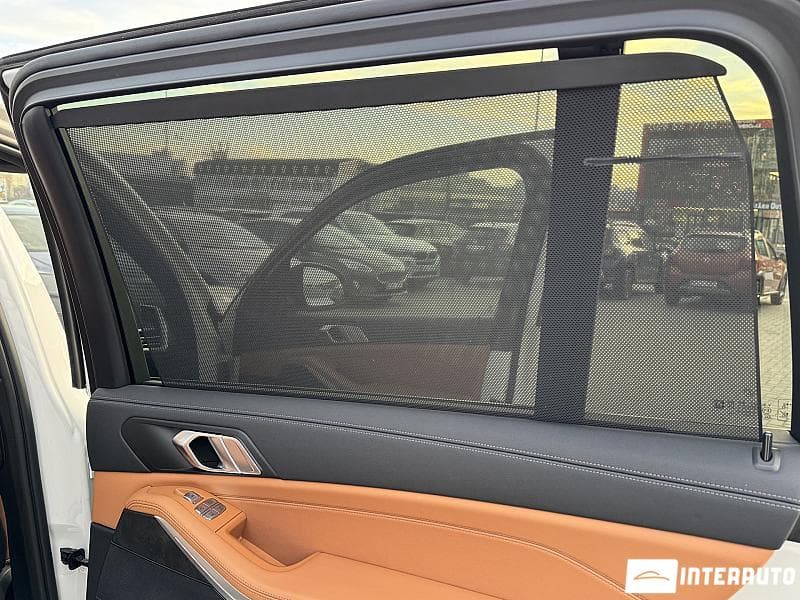 BMW X7 4.0i 2022 — Миниатюра 20