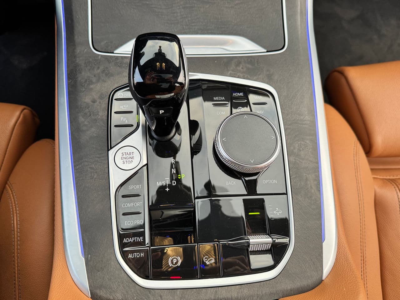 BMW X7 4.0i 2022 — Миниатюра 15