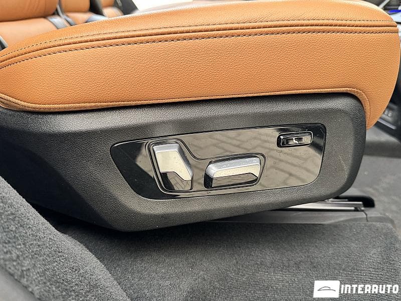 BMW X7 4.0i 2022 — Миниатюра 23