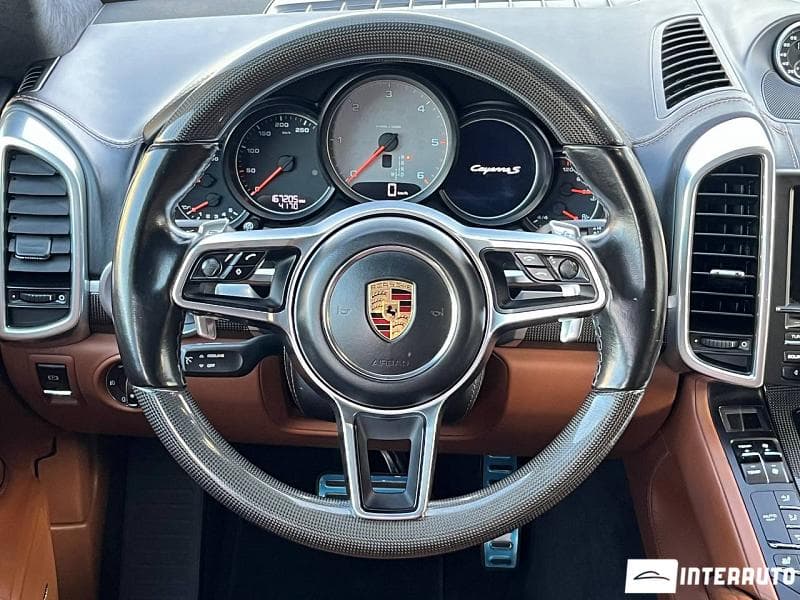 2016 Porsche Cayenne S — Miniatură 8