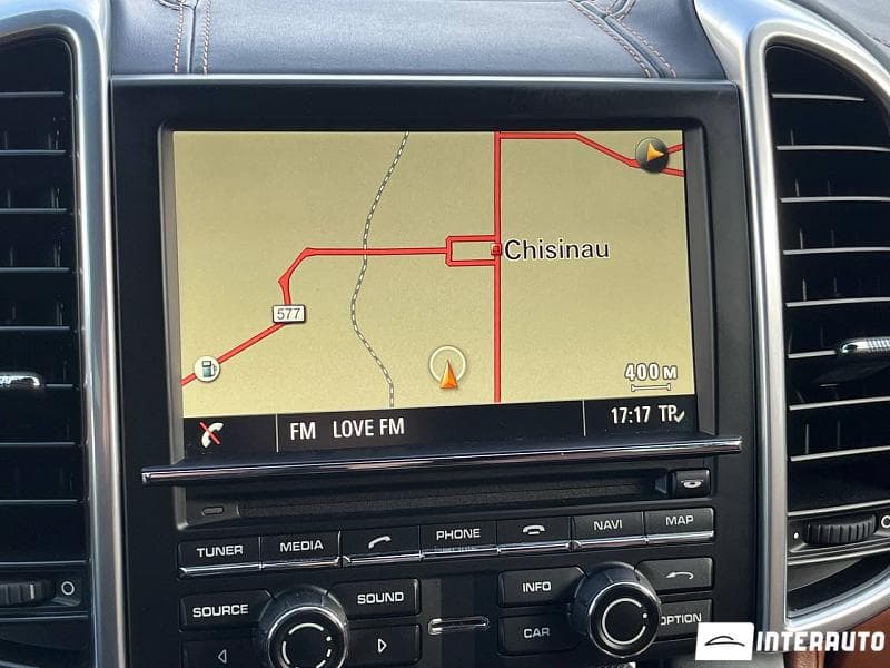 2016 Porsche Cayenne S — Miniatură 13