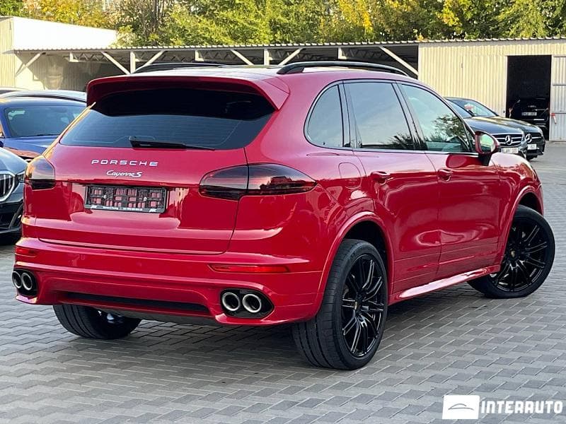 2016 Porsche Cayenne S — Miniatură 4