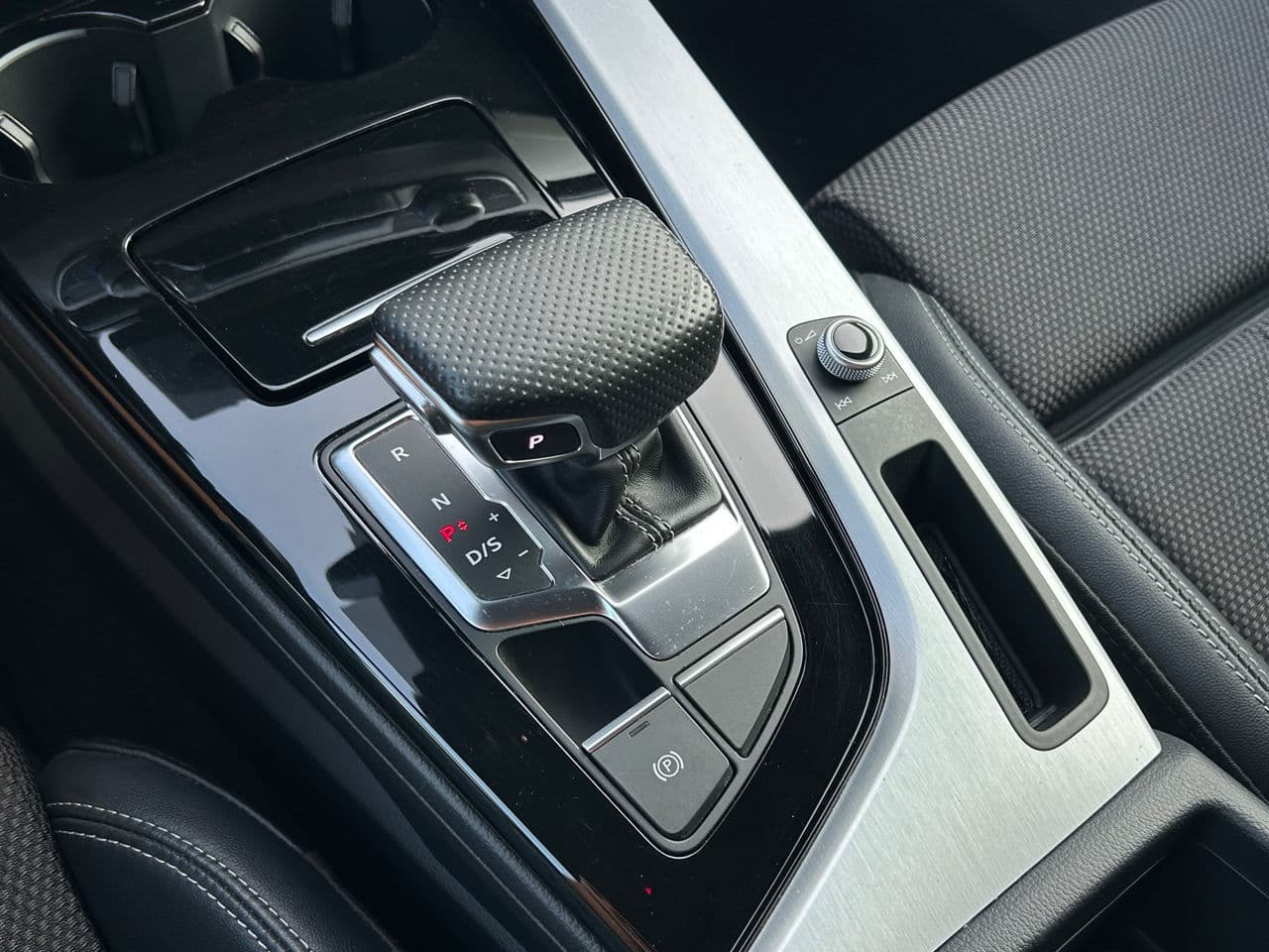 Audi A4 2020 — Миниатюра 15