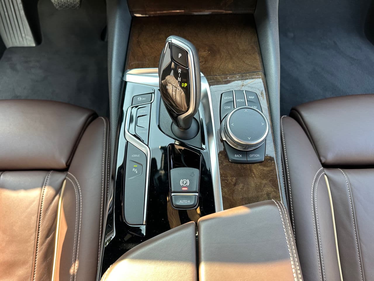 BMW 530e 2018 — Миниатюра 12