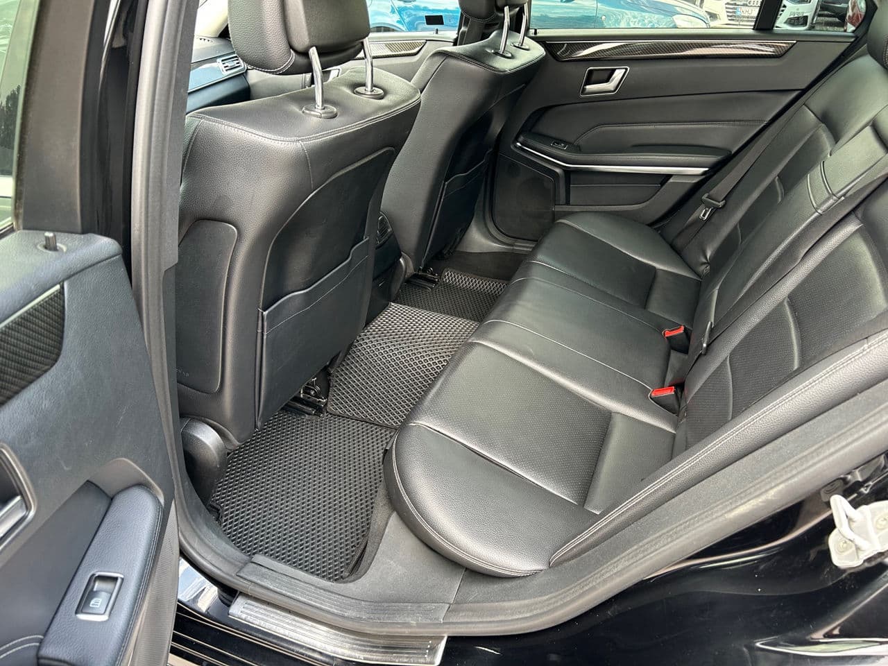 Mercedes E 200 2014 — Миниатюра 16