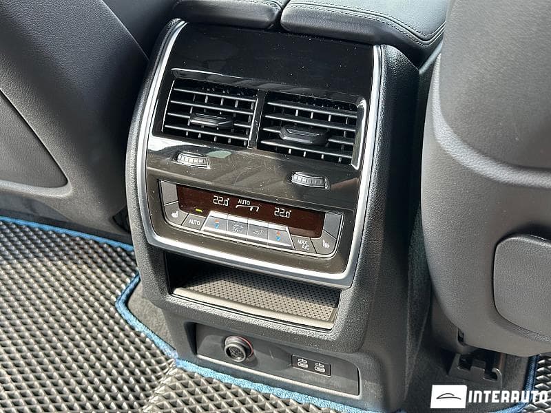 BMW X7 4.0d 2023 — Миниатюра 12